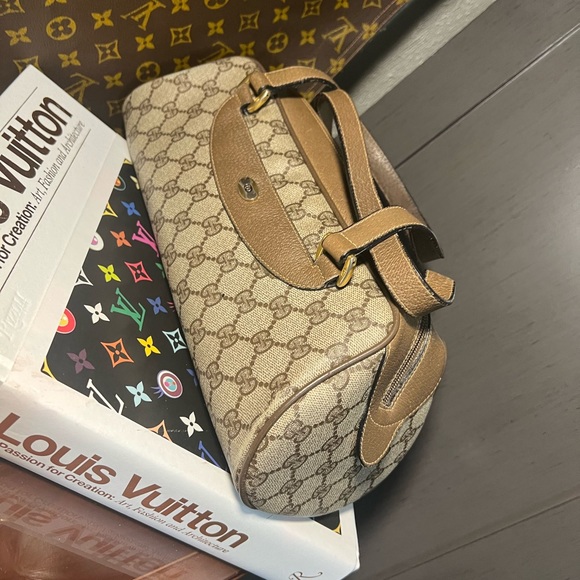 GUCCI - Picture 2 of 11